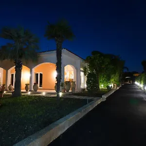Villa Temenos By Ortigiaapartments, Syrakus